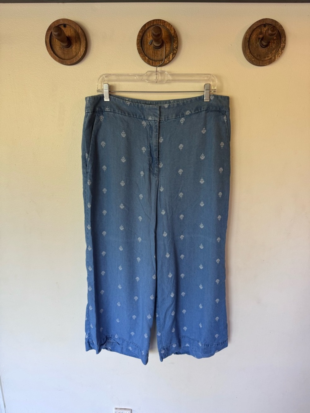 LOFT Blue Lyocell Cropped Wide-Leg Pants with White Dot Motif size 12